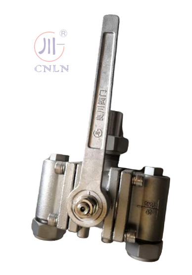 Valve à bille à basse température à 3 voies DN25 en acier inoxydable pour GNL / LOX / LN2 / LAR / LCO2 gaz liquide
