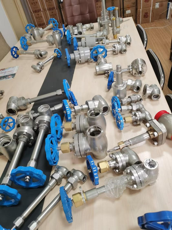Valve de contrôle cryogénique de la bride Pour réservoir de gaz liquides LNG LOX LIN LAR LCO2