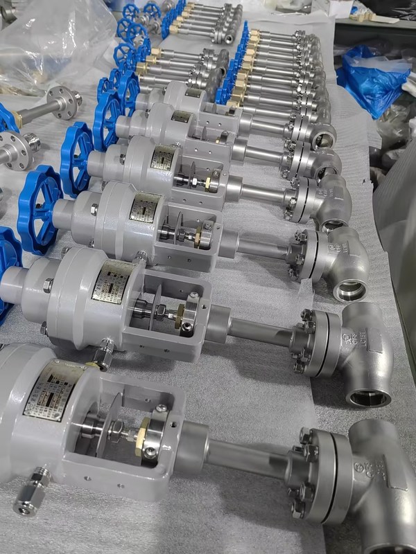 Valve à bille cryogénique à haute pression de 42 MPa avec corps de soupape CF8/CF3 pour applications GNL/LOX/LIN et plage de température de -196 à +80°C